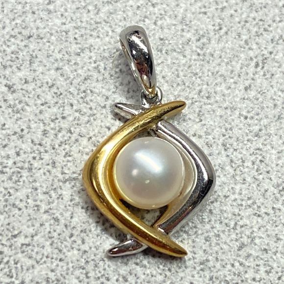 14k Gold Pearl Pendant Two Tone Diamond Shape Elegant Luxury Fine